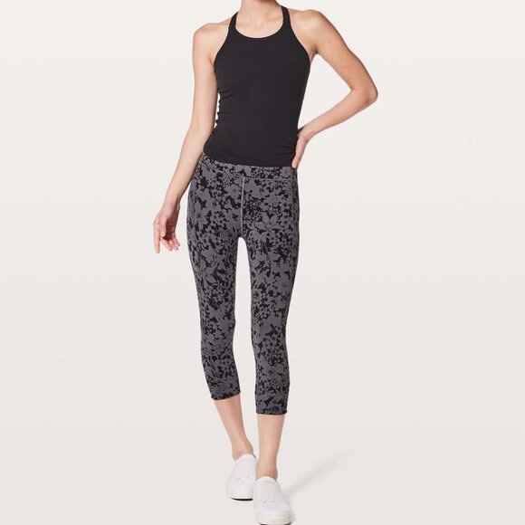 Flower Pants Lululemon In Movement Crop *Everlux 19" Efflorescent Nebula Black - Picture 1 of 9